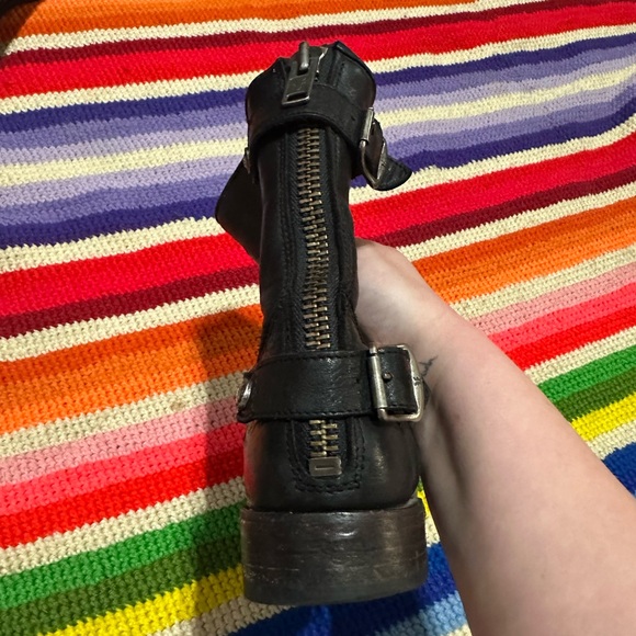 Frye Leather Short Boots Zip Back - Picture 4 of 14